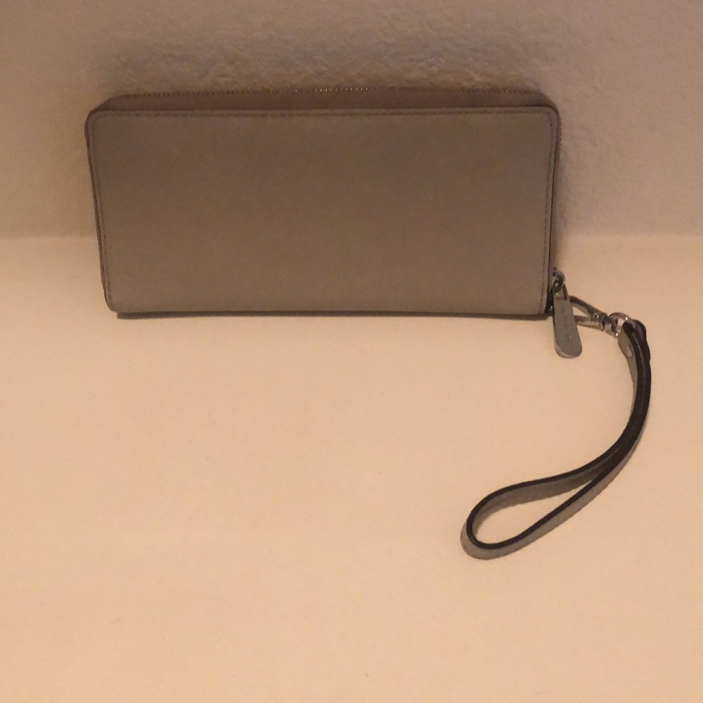 Michael Kors Wallet - Picture 3 of 7
